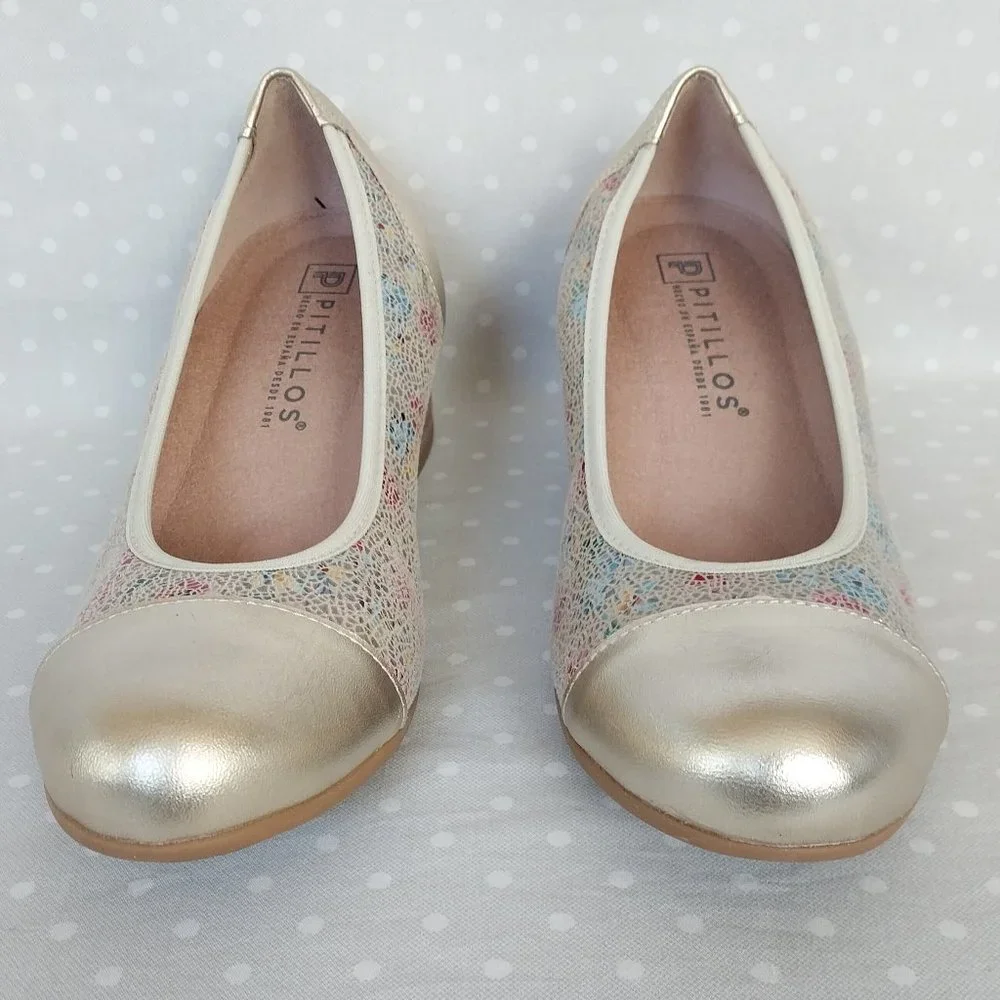Pitillos Metallic Pale Gold Floral Mosaic Block Heel Cap Toe & Heel Pump NBOB